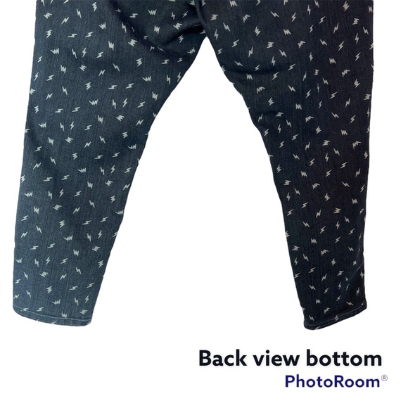 Torrid women blue white jean ankle length lightening pattern zip button top 14 - Picture 9 of 15